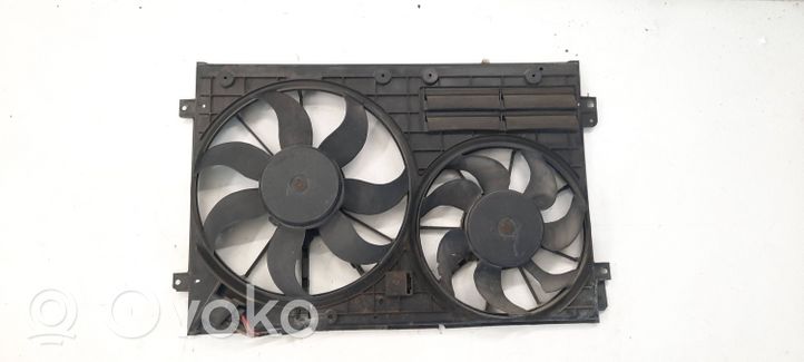 Volkswagen Golf VI Ventilatoru komplekts 1K0121205A