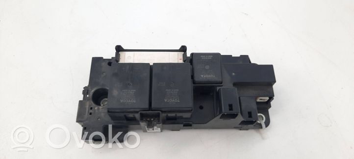 Toyota Auris E180 Rėlių montavimo blokas G92Z133011