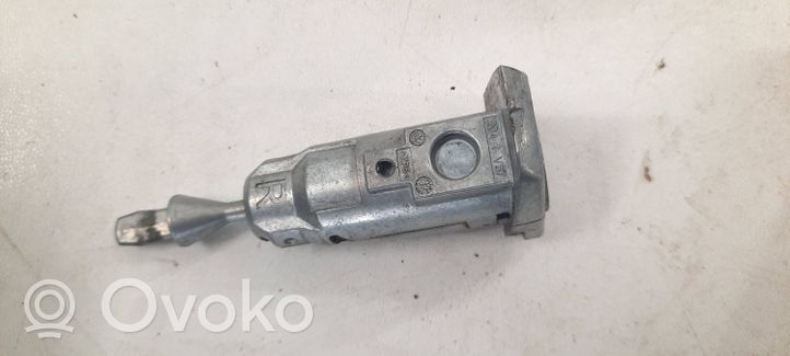 Volkswagen Golf VII Front door lock (next to the handle) 5G0837167