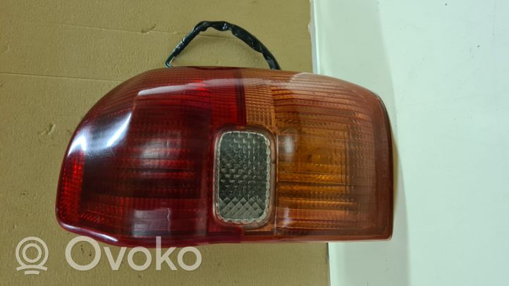 Toyota RAV 4 (XA20) Lampa tylna T56R