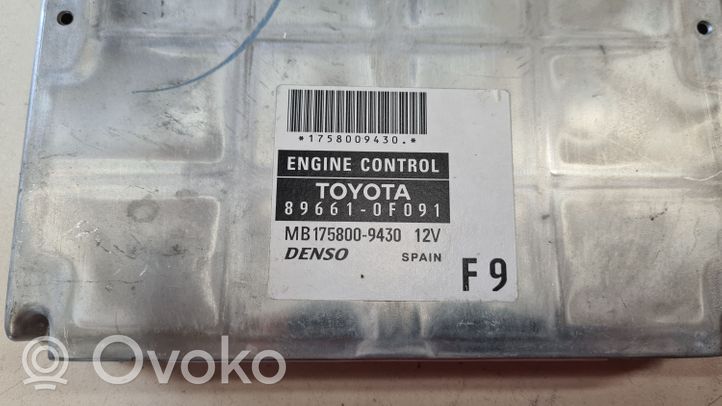 Toyota Corolla Verso AR10 Variklio valdymo blokas 896610F091