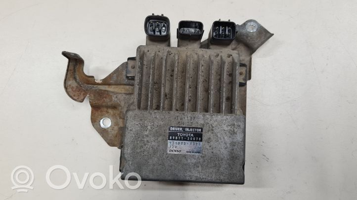 Toyota Avensis T250 Unidad de control/módulo de la inyección de combustible 8987120070