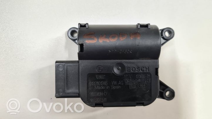 Skoda Octavia Mk2 (1Z) Motor/activador trampilla de calefacción 0132801345