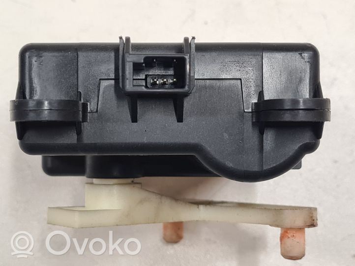 Nissan Primera Air flap motor/actuator 3T050