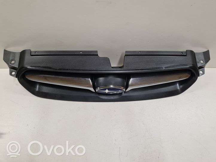 Subaru Legacy Front bumper upper radiator grill 