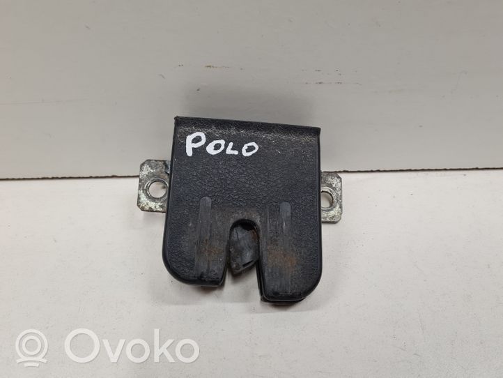 Volkswagen Polo Takaluukun/tavaratilan lukon vastakappale 6Q6827505B