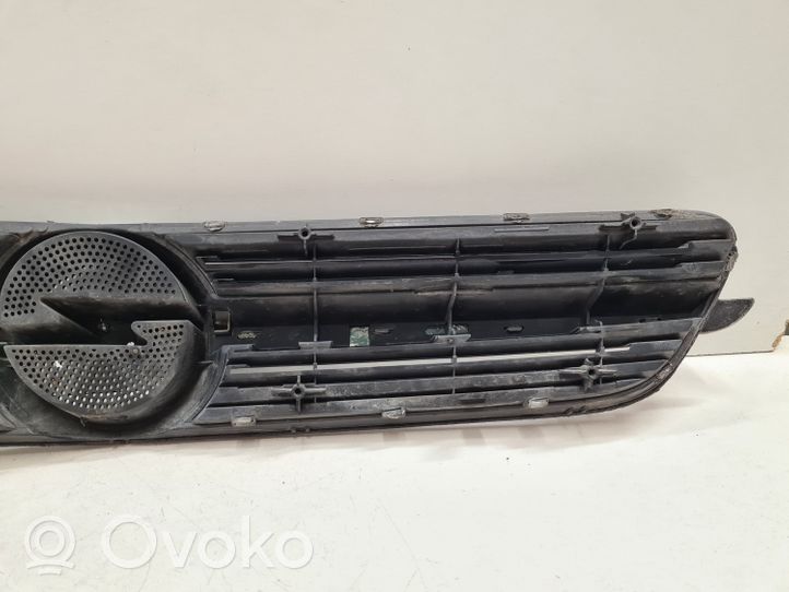 Opel Vectra C Griglia superiore del radiatore paraurti anteriore 464192822