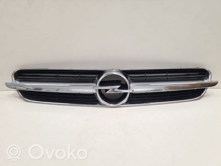 Opel Vectra C Grotelės viršutinės 464192822