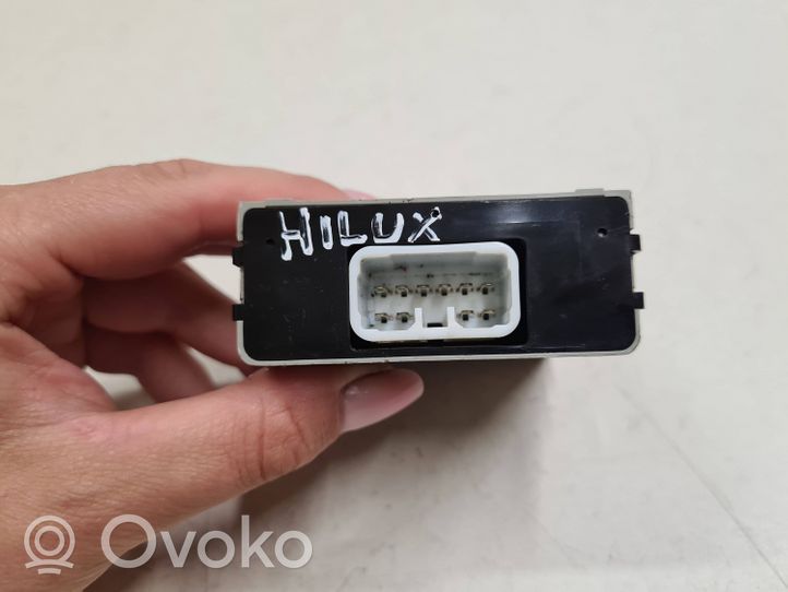Toyota Hilux (AN10, AN20, AN30) Unidad de control/módulo de la caja de transmisión diferencial 8953371030