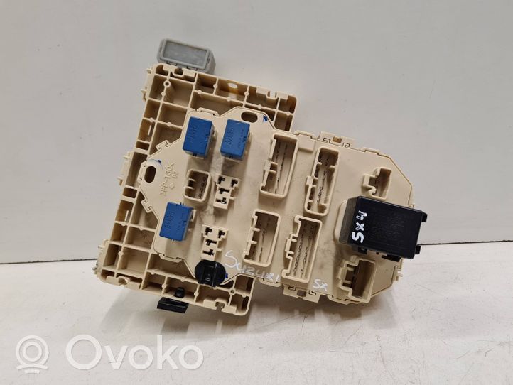 Suzuki SX4 Module de fusibles 3861084F00