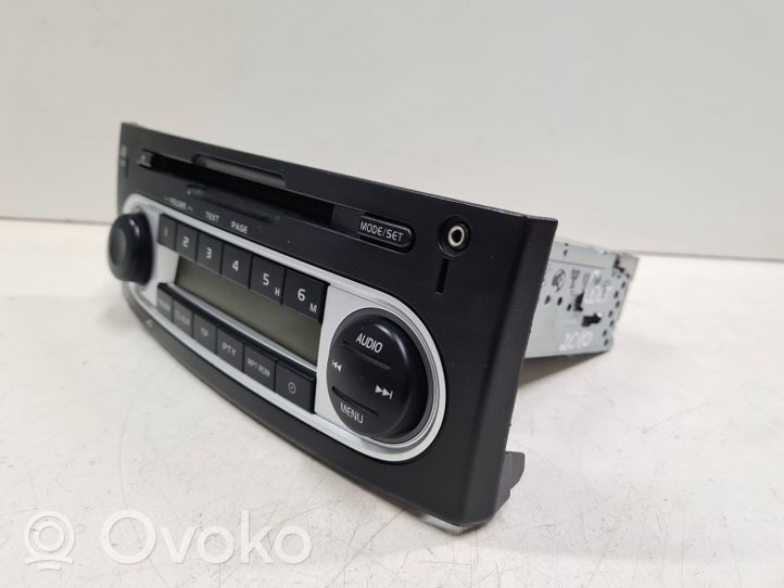 Mitsubishi Colt Panel / Radioodtwarzacz CD/DVD/GPS 8701A239