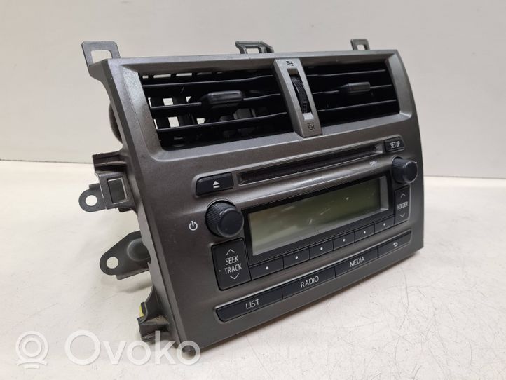 Subaru Trezia Unité principale radio / CD / DVD / GPS 8612052B00