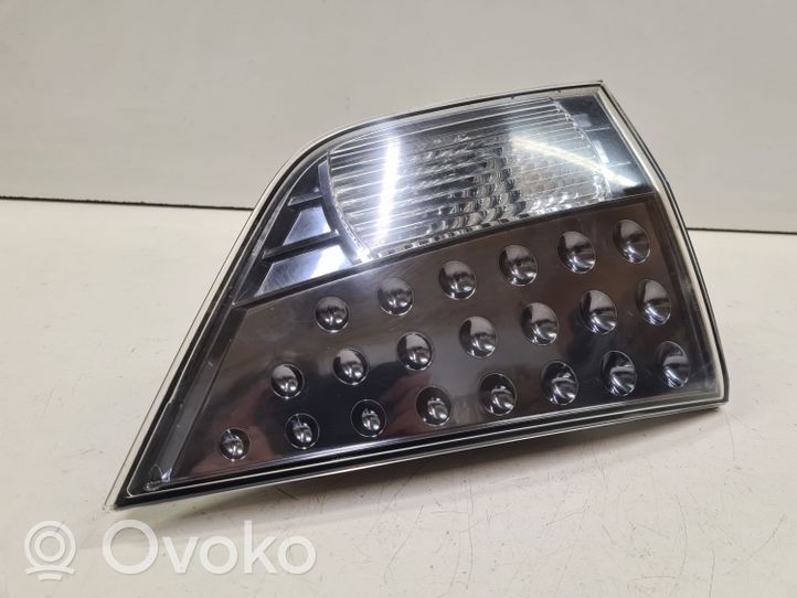 Mitsubishi Outlander Lampy tylnej klapy bagażnika 1146356L