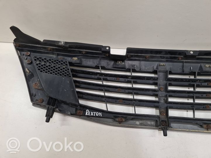 SsangYong Rexton Maskownica / Grill / Atrapa górna chłodnicy 7946308000