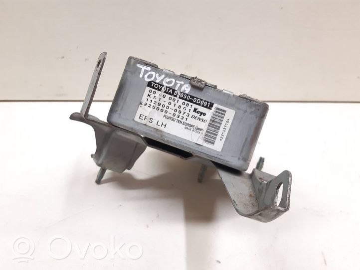 Toyota Yaris Vairo kolonėlės valdymo blokas 896500D091