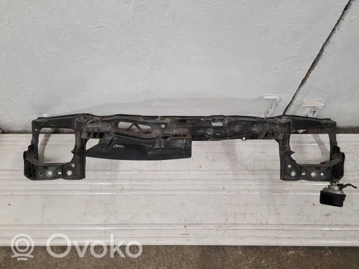 Opel Corsa D Radiateur panneau supérieur d'admission d'air 13241645