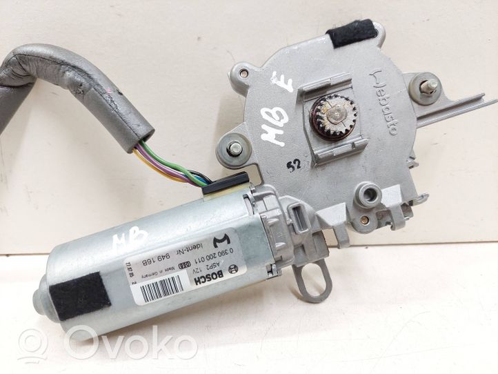 Mercedes-Benz E W211 Sunroof motor/actuator A2038203142