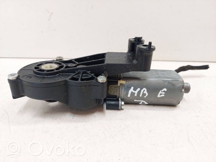 Mercedes-Benz E W211 Motorino di regolazione del sedile 820648094