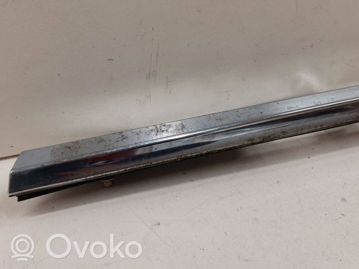 Mercedes-Benz E W211 Rivestimento portellone A2117400493