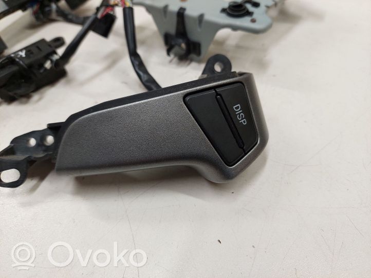 Toyota Avensis T250 Interruttore/pulsante di controllo multifunzione 75B596