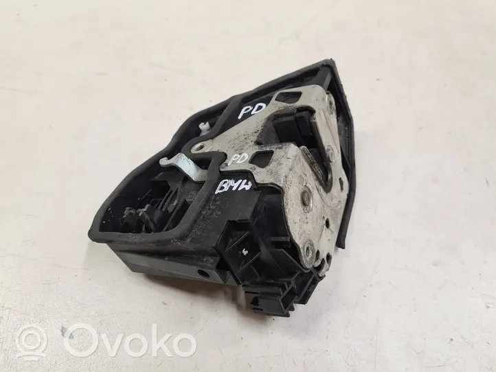 BMW 5 GT F07 Front door lock 7202144