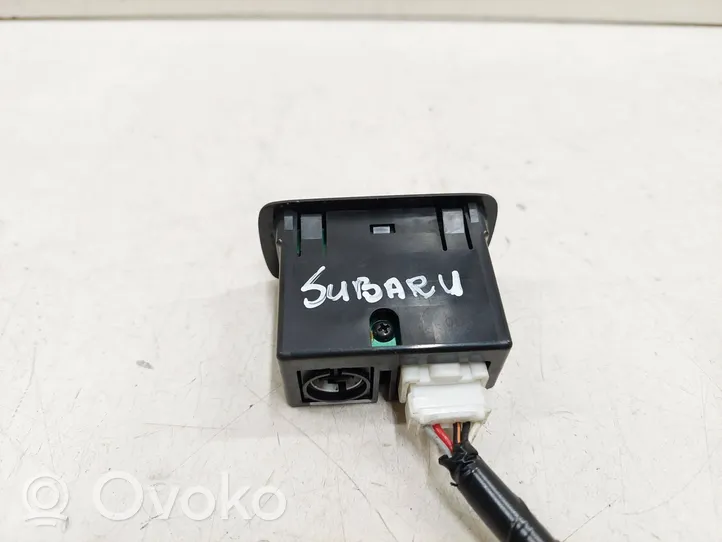 Subaru Forester SH Connettore plug in AUX 0D15