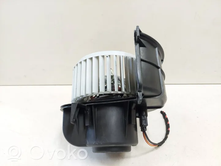 Volkswagen Touareg I Heater fan/blower 