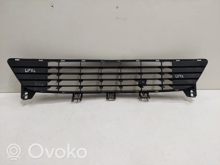 Opel Meriva A Front bumper lower grill 13193495