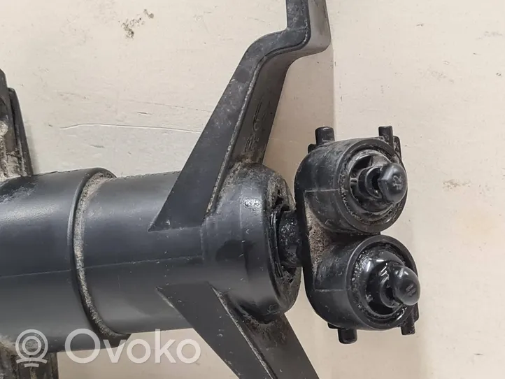 Volkswagen Touareg I Dysza spryskiwacza lampy przedniej 7L6955978