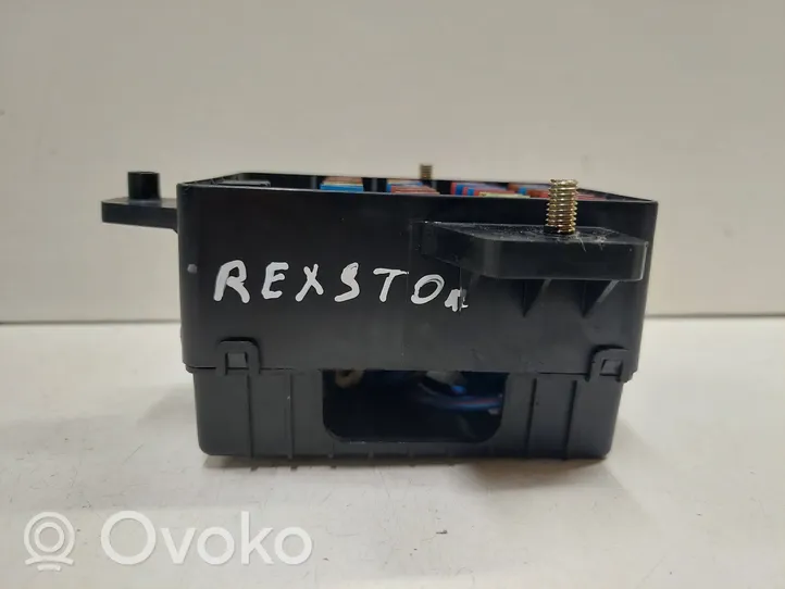 SsangYong Rexton Module de fusibles 8211008000