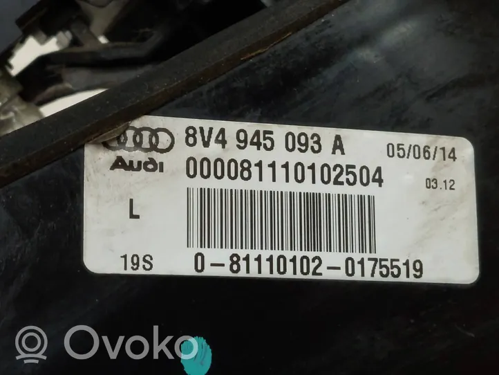 Audi A3 S3 8V Galinis žibintas dangtyje 8V4945093A