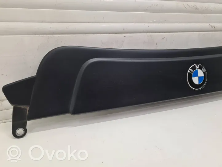 BMW 3 E90 E91 Верхняя часть панели радиаторов (телевизора) 17117572645