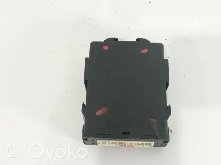 Toyota Auris E180 Module de contrôle de boîte de vitesses ECU 8953512011