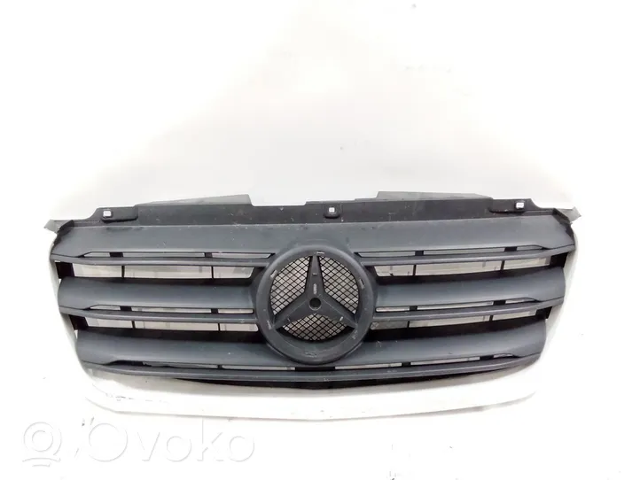 Mercedes-Benz Sprinter W907 W910 Atrapa chłodnicy / Grill A9108852800