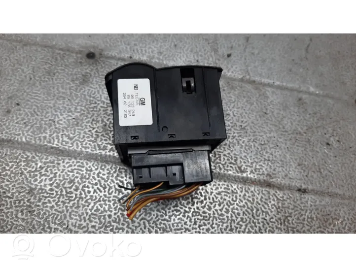 Opel Zafira A Light switch 