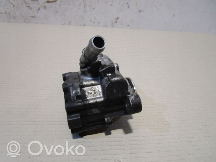 Iveco Daily 5th gen Pompe de direction assistée 504243641