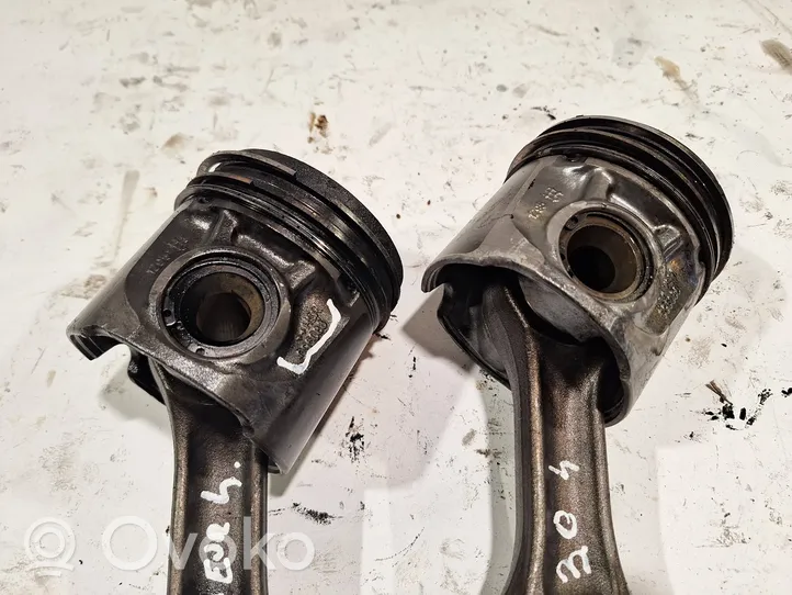 Fiat Ducato Piston with connecting rod 096088