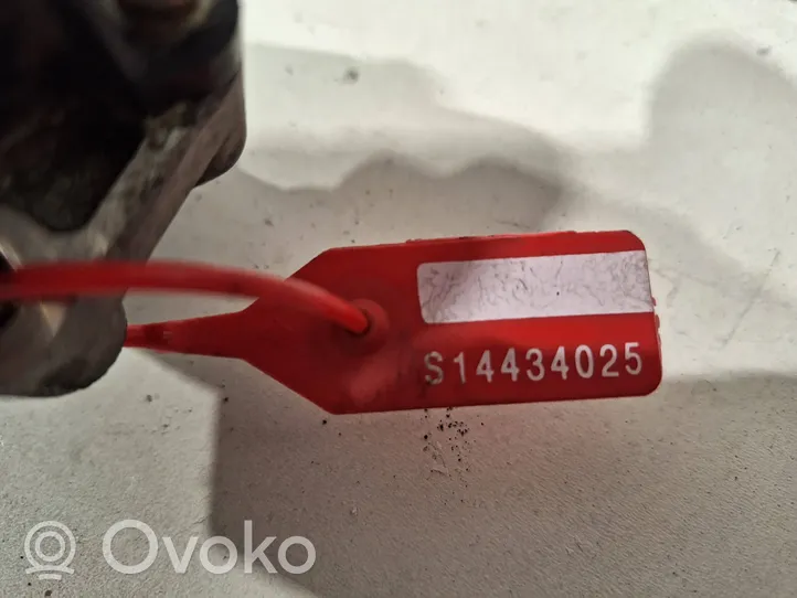 Opel Insignia A EGR valve 55566052