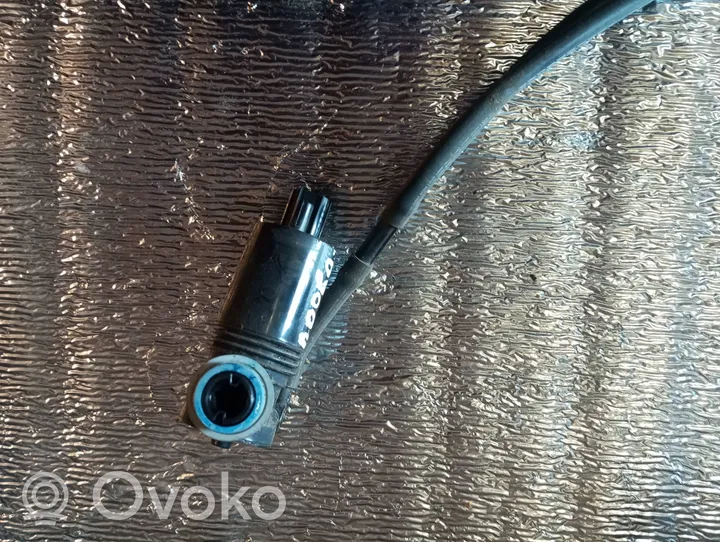 Volvo V40 Pompa spryskiwacza szyby przedniej / czołowej 1026810