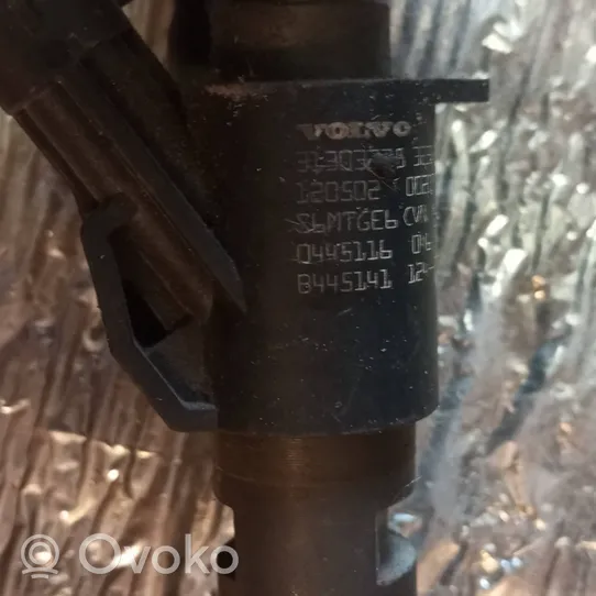 Volvo V70 Fuel injector 31303238