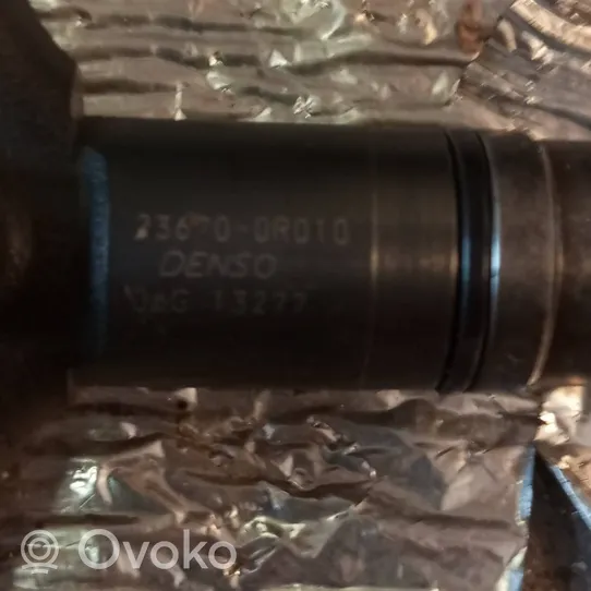 Toyota Avensis T250 Injecteur de carburant 236700R010