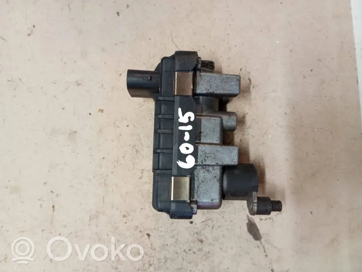 Volkswagen Touareg I Turbine electric control actuator 730314