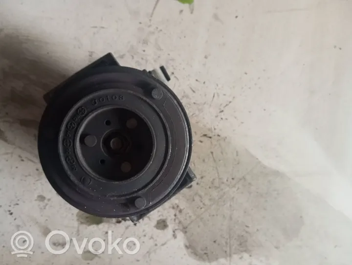 Volvo XC90 Ilmastointilaitteen kompressorin pumppu (A/C) 8708581