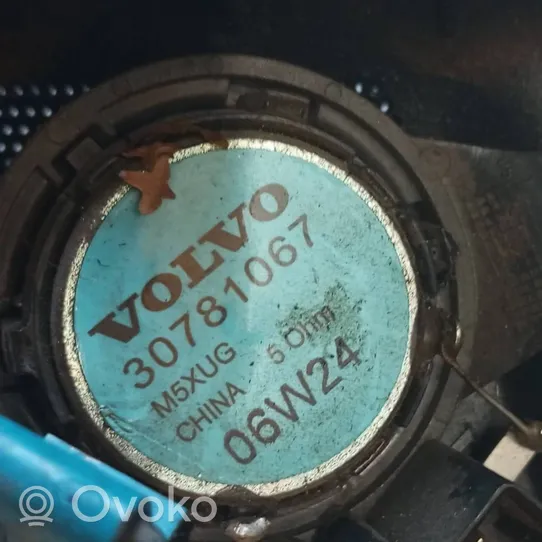 Volvo V70 Garsiakalbis (-iai) priekinėse duryse 30781067