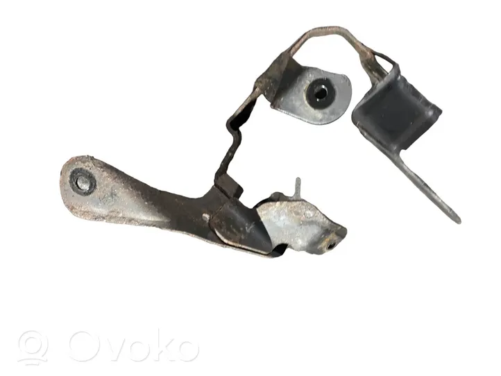 Volvo V70 Supporto di montaggio della pompa del servosterzo 31317375