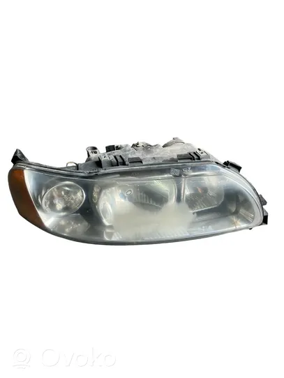 Volvo XC70 Lampa przednia 30698836