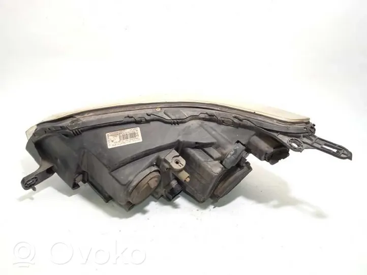 Citroen C5 Lampa przednia 9650055880