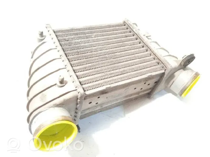 Audi TT Mk1 Starpdzesētāja radiators 8L9145805H