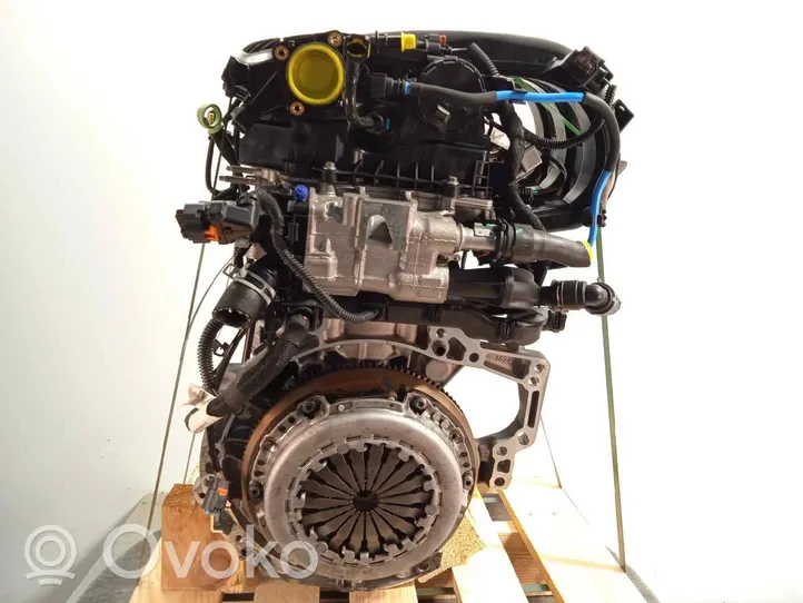 Peugeot 208 Двигатель HM05