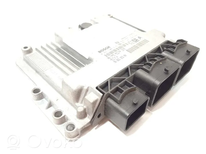 Peugeot 5008 Sterownik / Moduł ECU 9666325380